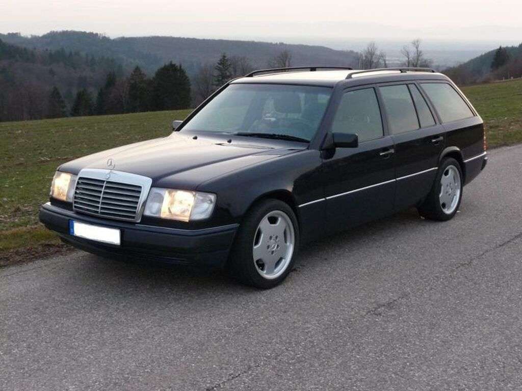 Bagagerumsmåtte til Mercedes E-Klasse W124/S124/C124 1985 - 1996
