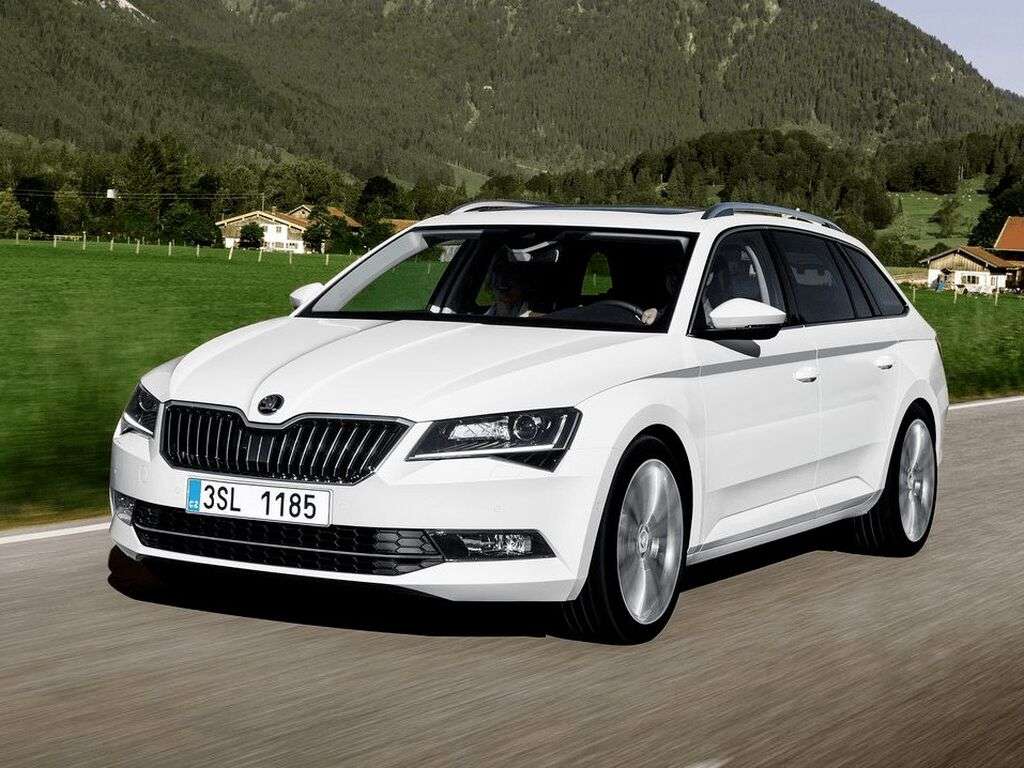 Bagagerumsmåtte til Skoda Superb 2015 - 2019